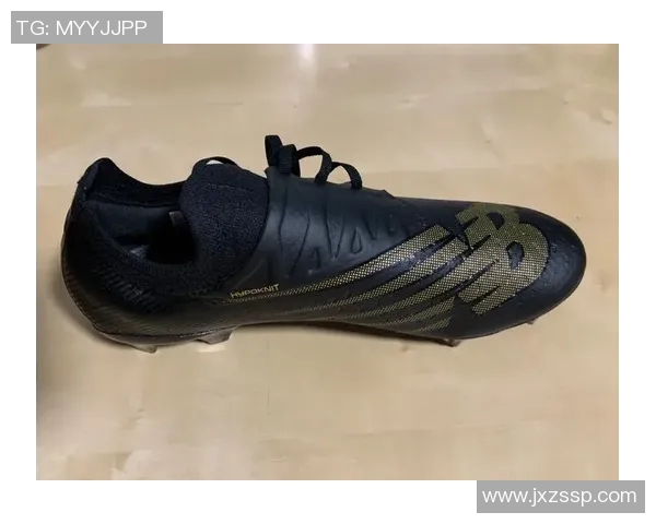 探索nb足球鞋的魅力与性能提升你的场上表现与自信 探索nb足球鞋的魅力与性能提升你的场上表现与自信